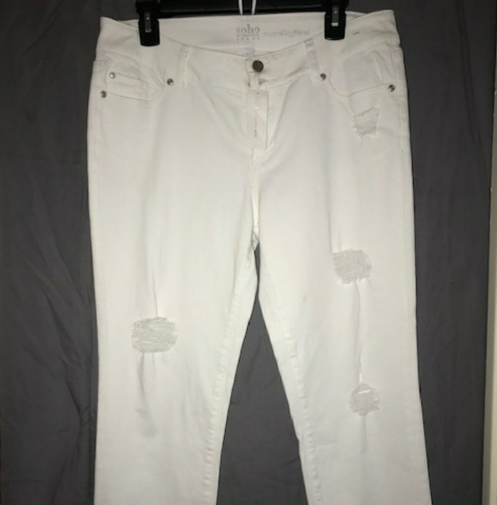 White boyfriend jeans